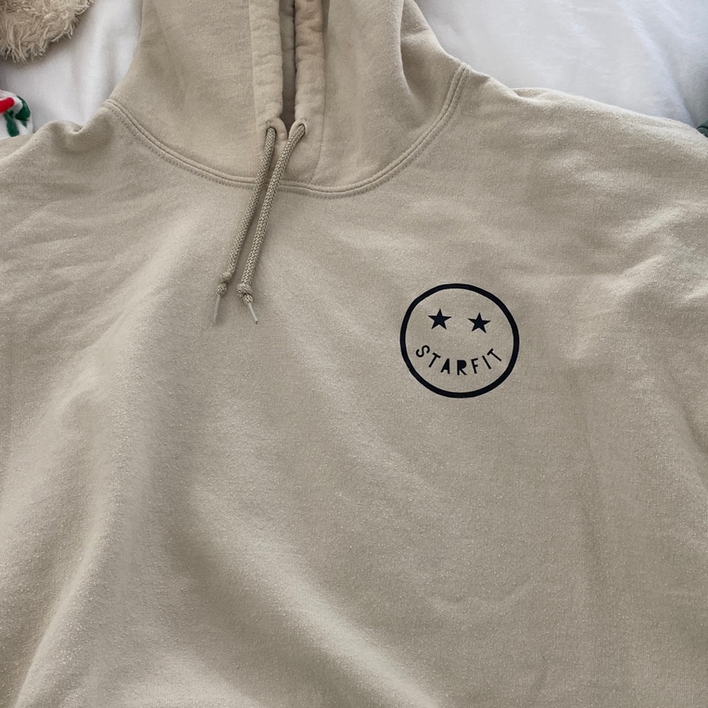 tan shopstarfit hoodie, barely worn, in great conditions!!